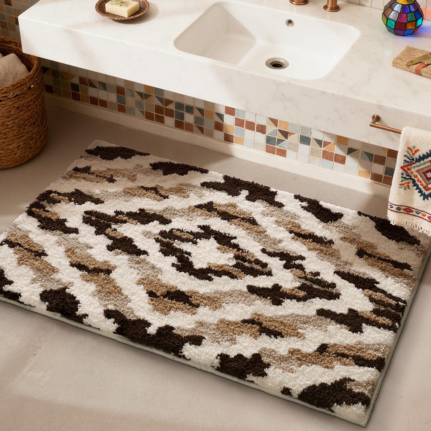 LUMI Bathroom Rugs, Soft Absorbent Bath Mat for Modern Home Decor, Non-Slip Quick-Dry Bath Rug, Machine Washable Floor Mat for Shower and Tub, Entryway, 20"x32", Brown - Image 3